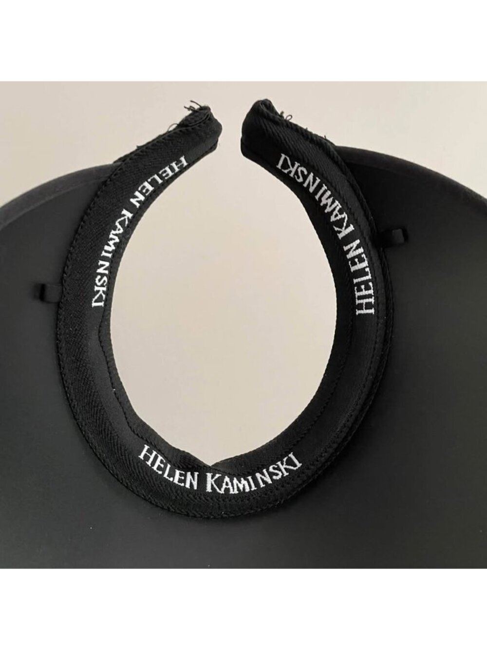 Designer Inspired Visor - One Size Fits Most ⛱ - Picture 4 of 7